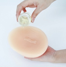 Клей для фиксации протезов на теле