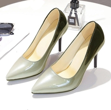 Лаковые туфли с градиентной окраской