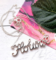 Подвеска на цепочке "Hotwife" (цвет серебро)