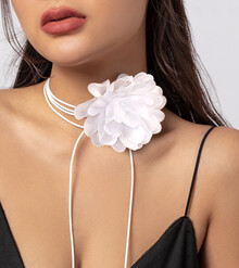 Роза-повязка на шею