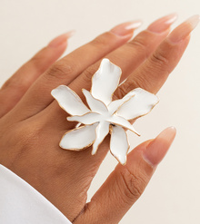 Кольцо "Лунная магнолия"