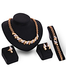 Набор бижутерии "Монро" 