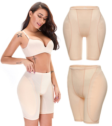 Накладные бедра в телесных шортах-панталонах